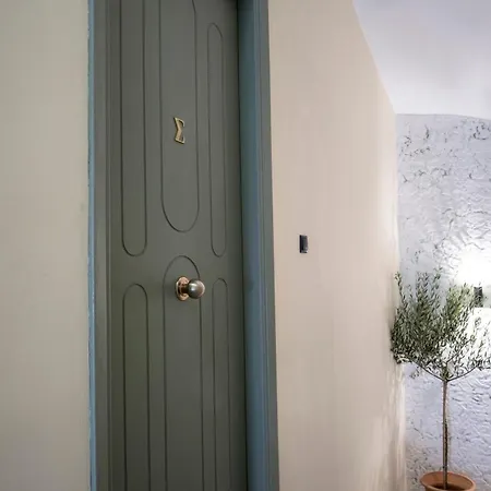 La Casa Nikolaou Sylivani σ *